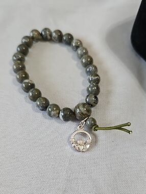 Labradorite Stone Beaded Bracelet with Silver Claddagh Charm